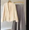 Ácido Acético Chaqueta de Traje Pequeña para Mujer Nueva Cuello en V Moda de Alta Gama Combinable Elegante Ajustada Traje Pequeño Blanco
