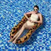 Cama inflable flotante de PVC con estampado de leopardo para entretenimiento acuático de verano, tumbona de PVC engrosada para adultos con acolchado de malla, colchón flotante