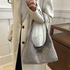 Bolsa Feminina Casual Grande Capacidade Veludo Cotelê 2025 Estilo Artista Nova Primavera Simples de Ombro/Axila Tote Portátil