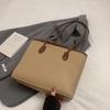 Bolso de mano de alta gama para mujer, de gran capacidad, moderno e informal, con colgante, para llevar al hombro, para invierno de 2024