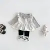 Conjunto de Tres Piezas para Bebé Dianxi Otoño Rayas Cuello Volante Camiseta Base Chaleco de Mangas Volantes Leggings con Adorno de Encaje