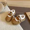 Zapatos Birkenstock Peludos de Punta Redonda sin Cordones Estilo Retro para Mujer 2026 Otoño/Invierno Nuevo Estilo Estilo Bosque Suela Gruesa Forro de Felpa Zapatos de Algodón Cálidos