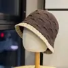 Chapéu de Pescador Respirável Vazado Estilo Japonês Feminino 2026, Novo Chapéu Bucket Casual Versátil Outono/Inverno, Boné para Afinar o Rosto