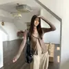 Camisa Base de Manga Larga Retorcida de Color Contrastante Estilo Coreano Falsa de Dos Piezas para Mujer Otoño Nueva Llegada Diseño de Cuello en V Adelgazante Top
