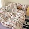 Juego de cama de cuatro piezas para dormitorio de otoño e invierno, tela de algodón cepillado engrosada, con funda de edredón con estampado retro infantil y sábana bajera de algodón puro