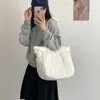 Bolsa de Viagem Tote Transfronteiriça Nova de Nylon, Bolsa Nuvem Casual de Grande Capacidade, Bolsa de Mão e Ombro Versátil de Cor Sólida para Mulheres