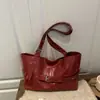 Bolsa de mano de alta gama al por mayor para mujer, bolsa de hombro de gran capacidad, nueva para el invierno 2025, con correa accesible, bolso de axila de lujo