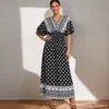 Vestido de Praia Curto com Gola V Estilo Étnico Transfronteiriço Algodão Seda Vestido de Viagem Tailândia Vestido de Férias de Verão Floral Estampado