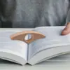 Marcador de Polegar de Madeira Clipe de Página Portátil Prensador de Livro Acessório de Leitura com Uma Mão para Amantes de Livros Clipe de Página Presente