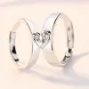 Anillos de Pareja con Amor Eterno, Lujo Accesible y Diseño de Nicho de Alta Gama, Regalos Navideños, Exquisitos y Modernos Adornos para Manos en Forma de Corazón
