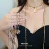 Collar Colgante de Flor Cuadrada con Perlas Europeo y Americano Moda Versátil Cadena para Suéter de Viaje Lujo Ligero Collar con Sensación de Alta Gama