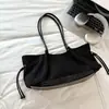 Bolso tote simple de color liso estilo coreano alta moda nuevo modelo 2026 de gran capacidad moderno para el día a día bolso de hombro bajo el brazo