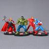 4 Figuras de la Alianza Animación Dibujos Animados Hombre de Acero Verde Capitán América Muñeco Trueno Juguete con Base Adorno para Pastel