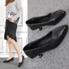 2026 Zapatos Individuales Versátiles Cómodos de Suela Blanda con Tacones Finos, Zapatos de Tacón Alto Elegantes Negros de Cuero Suave Profesional con Punta Fina para Mujer