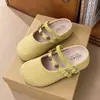 Meias pantufas de uso duplo com design de camélia, sandálias de bico fechado com solas grossas, pantufas respiráveis para uso externo para outono e verão, sapatos modelo novo 2026