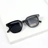 Óculos de sol personalizados Double M de novo estilo coreano, lentes oceânicas de cor clara, óculos de armação preta, óculos de sol infantis da moda