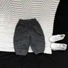 Pantalones de bebé a rayas estilo coreano, nueva colección de otoño, pantalones deportivos casuales multicolores para bebés y niños pequeños, pantalones tipo zanahoria de corte holgado con puños elásticos