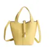 Bolsa de Mão Feminina de Luxo de Alta Qualidade Modelo Saco 2026 Nova Versátil para Ombro e Transversal Exquisite Bolsa Tote Pequena para Passeios