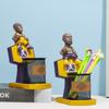 Portaplumas de resina de la estrella de baloncesto de la NBA Kobe James, regalo de cumpleaños para niños, almacenamiento de escritorio para estudiantes, manualidades
