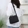 Bolso de hombro cruzado casual de moda para el día a día, bolso cruzado portátil de nailon impermeable para viajes para mujer, nuevo diseño de múltiples bolsillos para el día a día