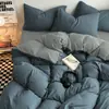 Juego de cuatro piezas de gasa de doble capa a rayas simple de verano para la vuelta al cole, que incluye funda de edredón, sábana bajera, funda de edredón y sábana encimera para dormitorio universitario juego de tres piezas