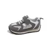 Tênis Esportivo Respirável Novo para Crianças Primavera e Outono Estilo Coreano para Meninos Sapatos Casuais da Moda Tênis de Corrida para Meninas Moda Tendência