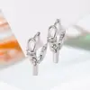 Brincos de prata para mulheres, brincos pequenos quadrados geométricos, design de nicho, requintados e elegantes, de alta qualidade e estilosos, novo estilo da moda