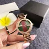 Relógio de Moissanita com Ouro Rosa e Cravação Completa de Diamantes, Mostrador Xadrez Vermelho e Verde, Pulseira de Ouro Rosa, Superfície do Mostrador Xadrez, Relógio Feminino Moderno