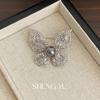 Broche de Mariposa de Zircón y Perla Gris Exquisito Francés Súper Hada Exquisito Lujo Ligero Distintivo Gabardina Suéter Accesorios Decoración