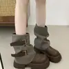 Botas de motocicleta de sola grossa com fivela de cinto plissada, cool e versáteis, botas femininas de perna curta, botas da moda com salto grosso, botas empilhadas de outono