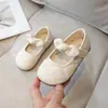 Zapatos Pequeños de Cuero de Moda para Niñas Estilo Primavera y Otoño 2025 Zapatos de Princesa Coreanos para Niños Suela Suave Zapatos para Caminar de Bebé Zapatos Individuales para Niñas