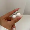 Elegantes pendientes retro literarios de imitación de nácar y perla, pendientes de nicho francés para mujer, pendientes elegantes de lujo ligero de alta gama, venta al por mayor