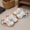Zapatillas de Malla de Primavera para Niños y Niñas, Zapatos Deportivos Transpirables, Nuevos Zapatos Casuales de Primavera y Otoño 2026, Zapatos Estilo Gump, Zapatos de Entrenamiento Alemanes