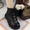Botas de neve femininas de couro macio, novo estilo de inverno 2026, forradas com fleece para aquecimento, solado grosso, antiderrapantes, cabedal de couro, botas de algodão impermeáveis para mulheres