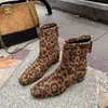Botines elásticos de punta cuadrada estilo coreano para mujer 2026 Otoño/Invierno Nuevo estilo coreano Marrón Tacón medio Adelgazantes Temperamento Botas de moda para mujer