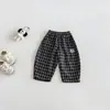 Ropa interior básica simple para bebé, chaleco de lana con dibujos, conjunto de tres piezas para bebé de otoño: pantalones a cuadros holgados de pierna ancha