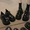 Sapatos Pequenos de Couro com Salto Grosso Estilo Retrô para Aumentar a Altura 2025 Outono Novo Estilo Quente Versátil Casual com Cadarço para Usar com Saias