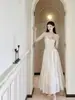 Vestido de Alta Costura Off-White para Mulheres, Novo Estilo Verão 2026, Vestido de Alcinha Estilo Resort Emagrecedor, Vestido Longo para Mulheres