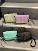 Bolsa de verão leve, versátil e de grande capacidade para meninas, modelo novo 2026, bolsa de tecido fashion color-blocking, bolsa de ombro e transversal