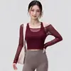 Ropa Nueva de Yoga Otoño e Invierno Tops Deportivos Adelgazantes Ajustados de Manga Larga con Almohadillas en el Pecho Trajes de Entrenamiento Fitness Venta al por Mayor