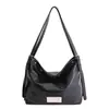 Bolsa de Axila de Luxo para Mulheres, Novo Modelo 2025, Design de Nicho, Bolsa de Ombro Transversal Original, Bolsa Tote Estilo Motociclista
