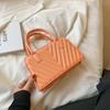 Novas Bolsas Pequenas para Mulheres 2021 Primavera e Verão Novo Estilo Bordado com Linha Bolsa de Ombro Único Transversal Textura Tendência Moda Bolsa de Mão