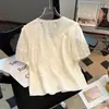 Camisa Feminina Curta Bordada com Renda, Decote V Vazado, Manga Curta, Estilo Delicado, Primavera 2026, Top Curto de Botão Único