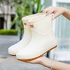 [Directo de fábrica] botas de lluvia para mujer sobrecalzado suave engrosado zapatos de goma resistentes al desgaste de corte bajo moda para exteriores botas de lluvia cortas para mujer