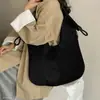 Bolsa Tote Nova de Veludo Camurça Moda Outono/Inverno Grande Capacidade Simples Coreana de Nicho para o Dia a Dia Feminina de Ombro Único ou de Mão 2026