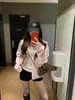 Sudadera de punto con capucha rosa estilo preppy coreano dulce para mujer, chaqueta cálida de terciopelo para otoño e invierno 2025, que reduce la edad