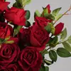 Rosa de terciopelo de tres cabezas, flores artificiales estilo INS, fabricante de decoraciones de alta gama para sala de estar, mesa de comedor, boda, flores artificiales al por mayor