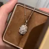 Colar de Zircônia de Design de Nicho de Luxo Leve para Mulheres, Corrente Simples Elegante e Sofisticada para Clavícula, Corrente de Pescoço em Camadas Versátil para Mulheres