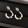 Novos Brincos Pretos com Estampa de Leopardo em Formato C Doce Cool Picante para Mulheres Design Sense Nicho Único Lindo Targos Personalidade Joia de Orelha