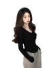 Camiseta de Manga Larga Slim de Cuello en V Estilo Deseo Puro para Mujer, Otoño 2025 Nuevo Top Estudiantil Moderno Ajustado para Mujer